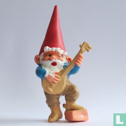 Gnome with banjo - Image 1