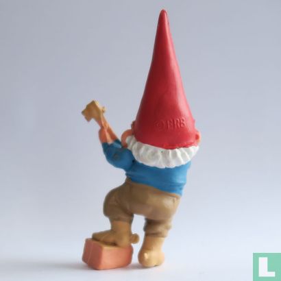 Gnome with banjo - Image 2