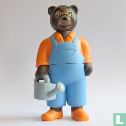 Grandpa bear with watering can - Image 1
