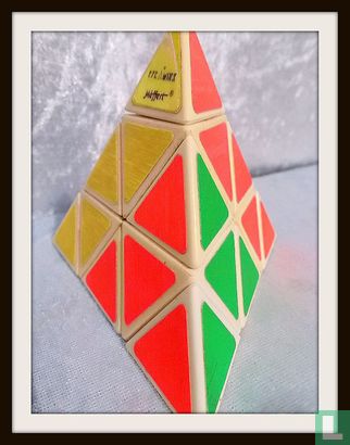 Pyraminx - Afbeelding 1