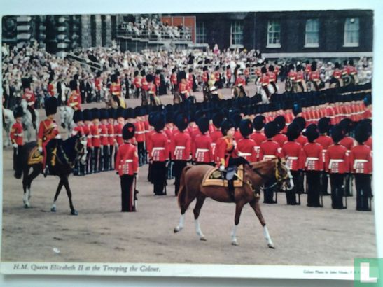 LONDON H.M.Queen Elizabeth II at the Trooping the Colour Ceremony - Bild 1