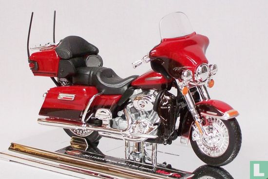 Harley-Davidson FLHTK Electra Glide Ultra Limited - Image 2