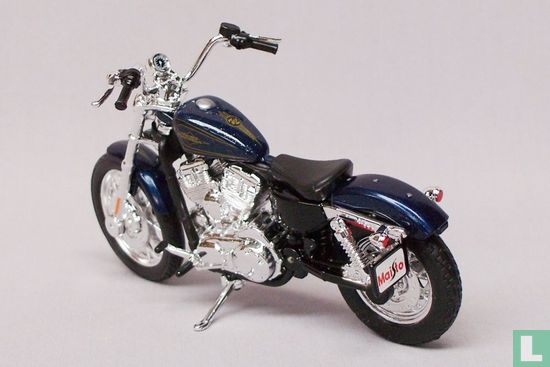 Harley-Davidson XL1200V Seventy Two - Image 3