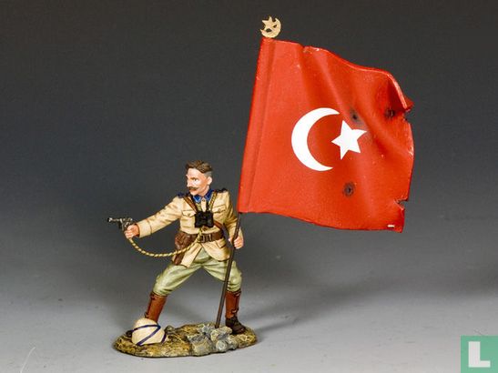 Turkish Officer w/ Flag - Afbeelding 1