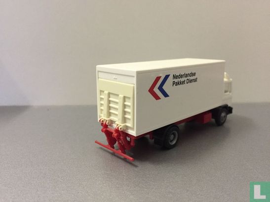 MAN F90 box truck 'Nederlandse Pakket Dienst (NL)' - Afbeelding 2