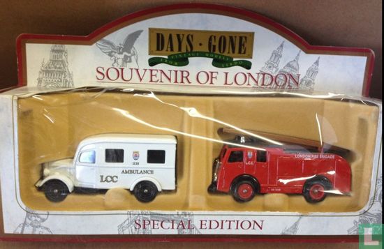 Bedford Ambulance ’LCC’ & Dennis F8 Fire Engine 'London Fire Brigade' - Souvenir of London 