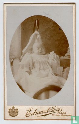 Baby in wieg - Bild 1