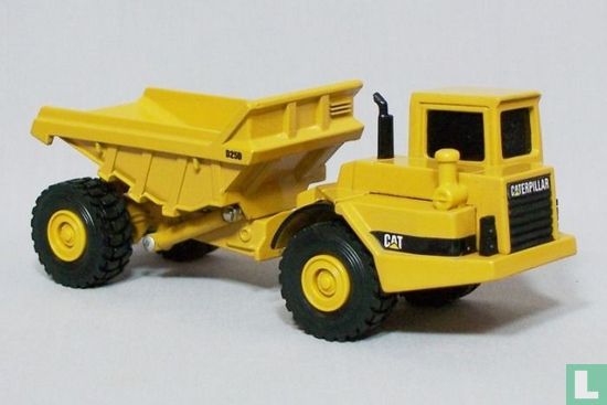 Caterpillar D25D Articulated Dump Truck - Image 1