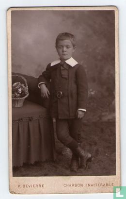 Poserende communicant - Image 1