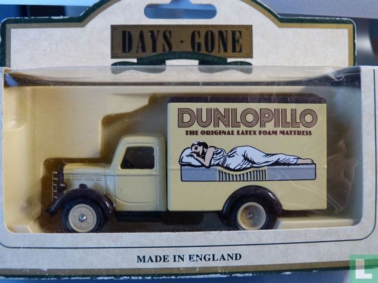 Bedford 30CWT Box Van 'Dunlopillo' - Afbeelding 1