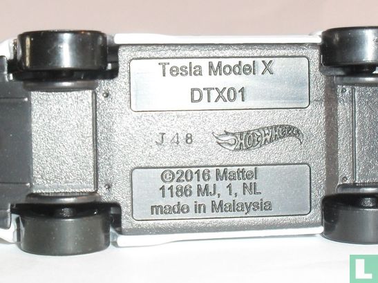 Tesla Model X - Bild 2
