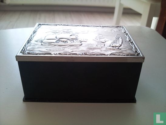 Deco,zwart,hoogglans kistje - Image 1