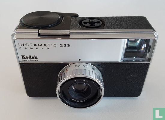 Kodak Instamatic 233 - Image 1
