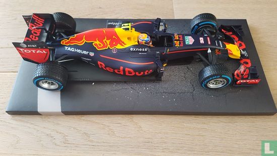 Red Bull Racing TAG Heuer RB12 - Bild 2