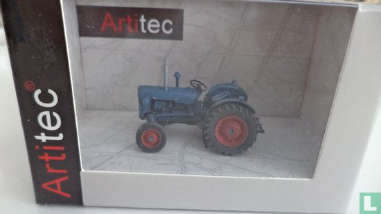 Tractor Ford Dexta - Image 3