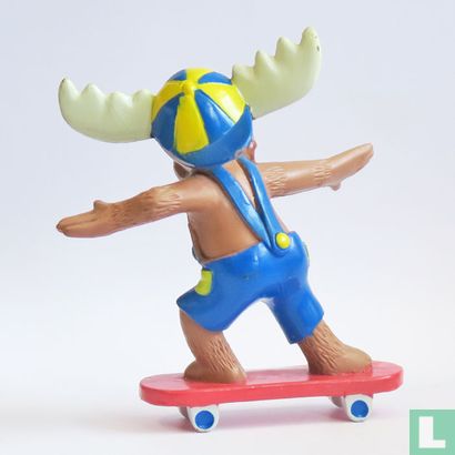 Moose on skateboard - Image 2