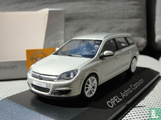 Opel Astra Caravan - Image 1