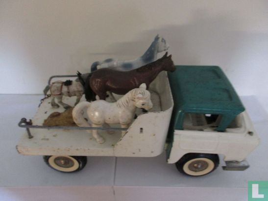 Hiway lorry with horses  - Image 3