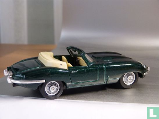 Jaguar E Cabrio - Image 2
