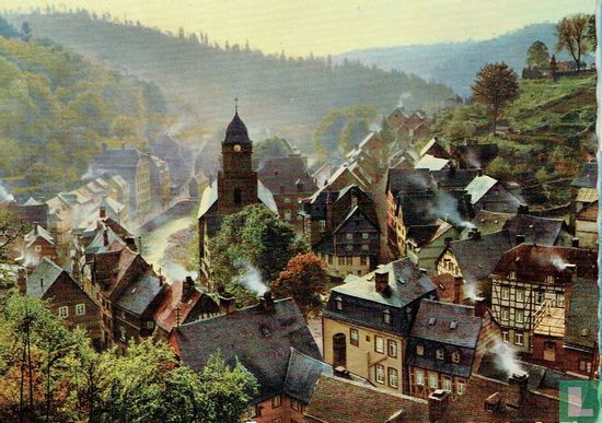 Morgengrauen in Monschau in der Eifel - Afbeelding 1