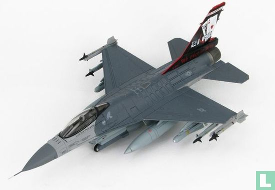 RCAF - F-16A Fighting Falcon, 93-0721, 21st FS, "Gamblers", "20th anniversary scheme", 2016  - Image 1