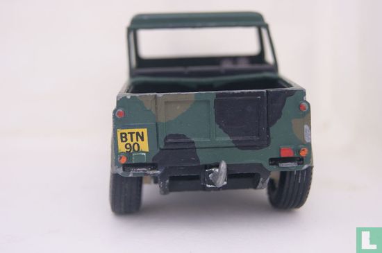 Land Rover Camouflaged - Image 2