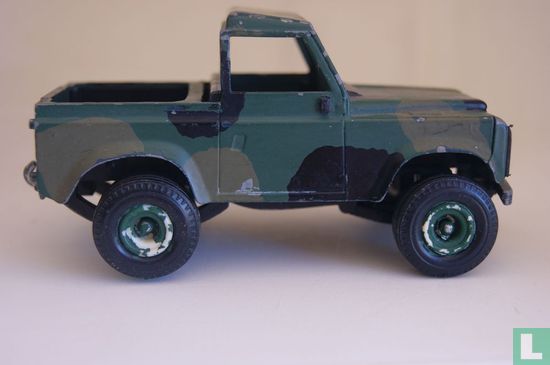 Land Rover Camouflaged - Image 3