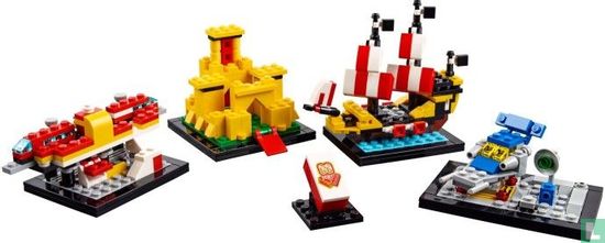 Lego 40290 60 Years of the LEGO Brick - Image 2