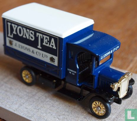 Dennis Delivery Van 'Lyons Tea' - Afbeelding 3