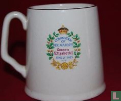Coronation mug Elizabeth 2 - Image 2
