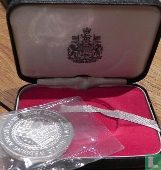 Isle of Man 25 pence 1972 (PROOF) "25th anniversary Marriage of Queen Elizabeth II and Prince Philip" - Image 3