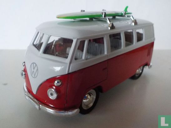 VW T1 Bus met surfplank - Afbeelding 2