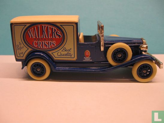 Packard Town Van 'Walker Crisps'