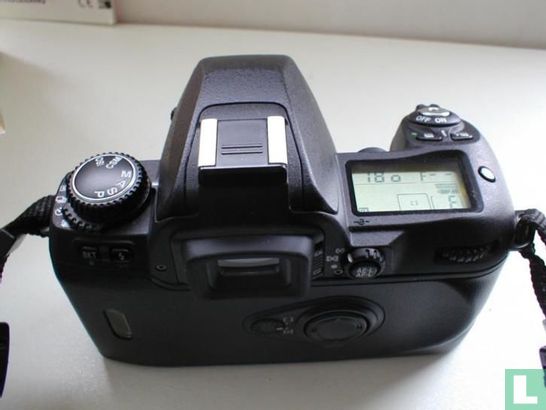 Nikon F80 body zwart - Afbeelding 2