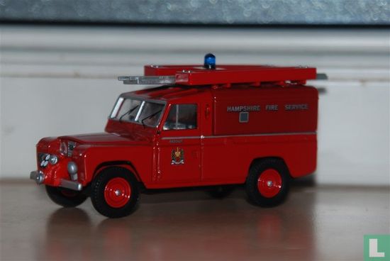 Land Rover 109 L4P - Afbeelding 1