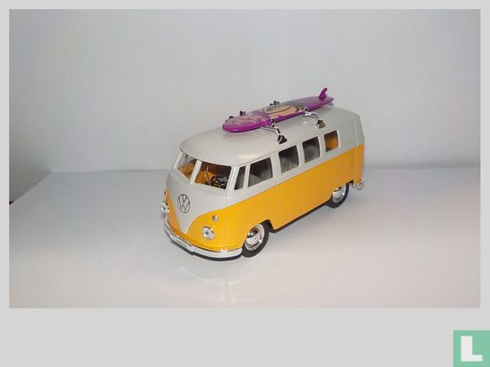 VW T1 Bus met surfplank - Afbeelding 2