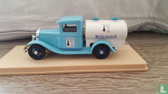 Ford V8 'Milkmaid' - Image 2