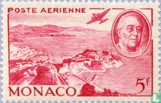 Avion survolant le port de Monaco