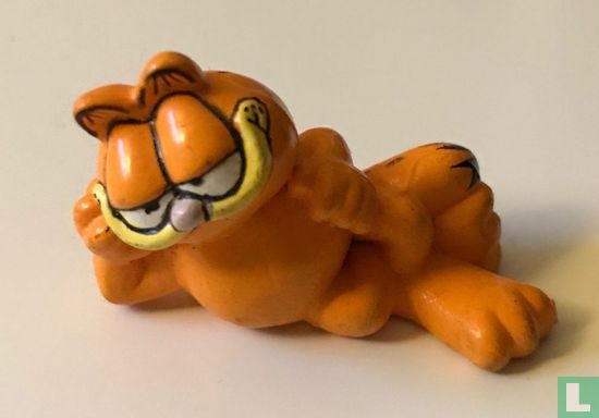Garfield pose - Image 1