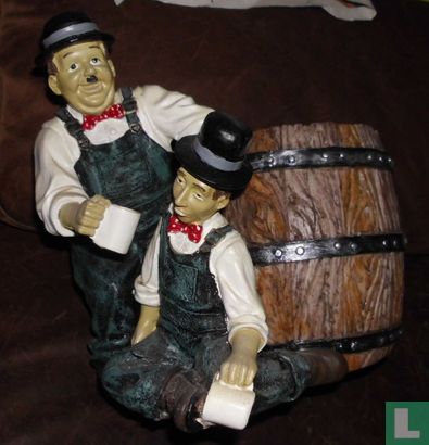 Laurel en Hardy met biervat - Afbeelding 1