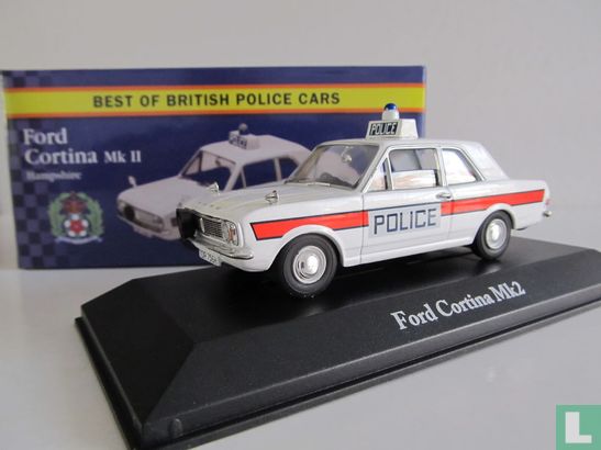 Ford Cortina MK II - Hampshire Police