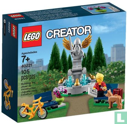 Lego 40221 Fountain - Image 1