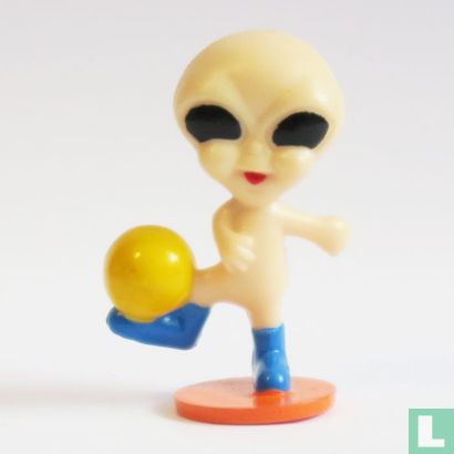 Alien footballer  - Image 1