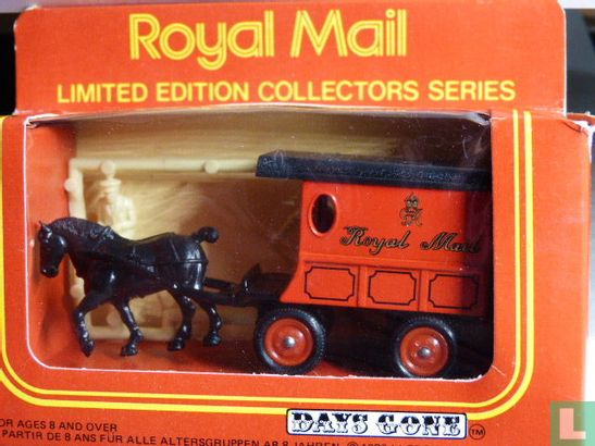 Horse drawn Delivery Van 'Royal Mail'