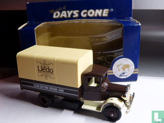 Mack Canvas Back Truck 'The Lledo Collection' - Image 2