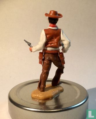 Cowboy with revolvers - Image 3