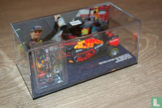 Red Bull Racing TAG Heuer RB12 - Image 2