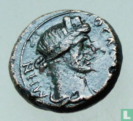 Pergamon, Mysia  AE17  27-138 CE - Afbeelding 2