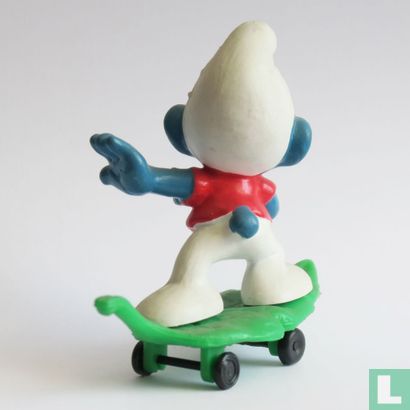 Skateboard Smurf - Image 2
