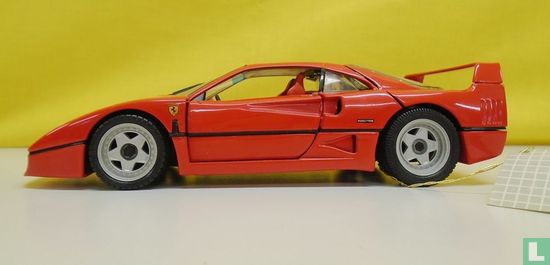 Ferrari F 40 - Image 1